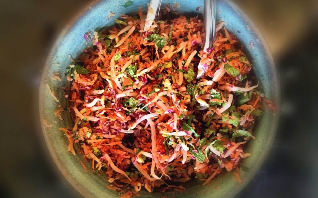 Detox salad with asian flavour